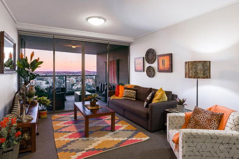 African Escape On Level 38 - Balcony With Views - Lennox Head Accommodation 1