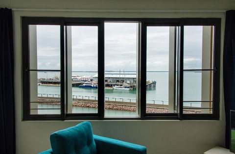 Absolute Waterfront - Tropical Sunrise Apartment Over The Water - Lennox Head Accommodation 3