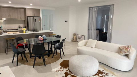 Absolute Familial Paradise- Greenbank - Lennox Head Accommodation 1