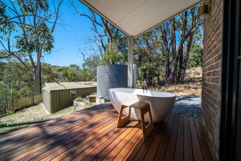 Adelaide Hills Retreat - Surrounded By Nature - Lennox Head Accommodation 1