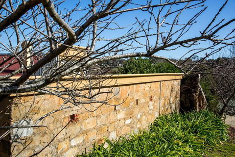 A Romantic Uraidla Studio - Lennox Head Accommodation 2