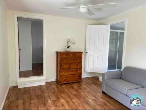 Aircabin - Tuggerawong - Lake Front - 9 Beds House - Lennox Head Accommodation 4