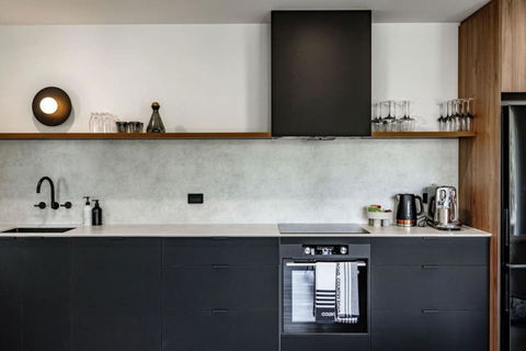 Al Fresco Living Apartment In Launceston - Lennox Head Accommodation 4