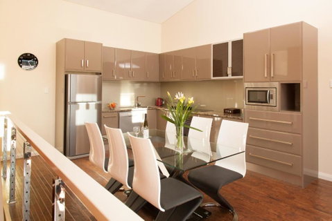 Albany Waves - Lennox Head Accommodation 0