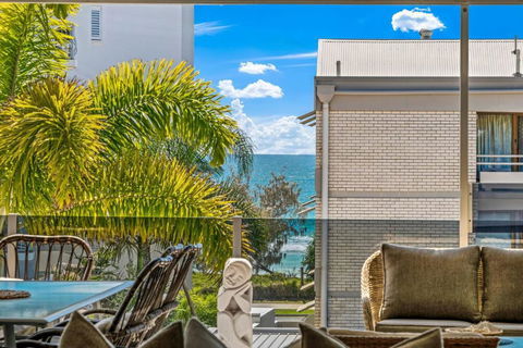 Alex Beach House, 100 Steps To The Sand, With Ocean Views - Lennox Head Accommodation 0
