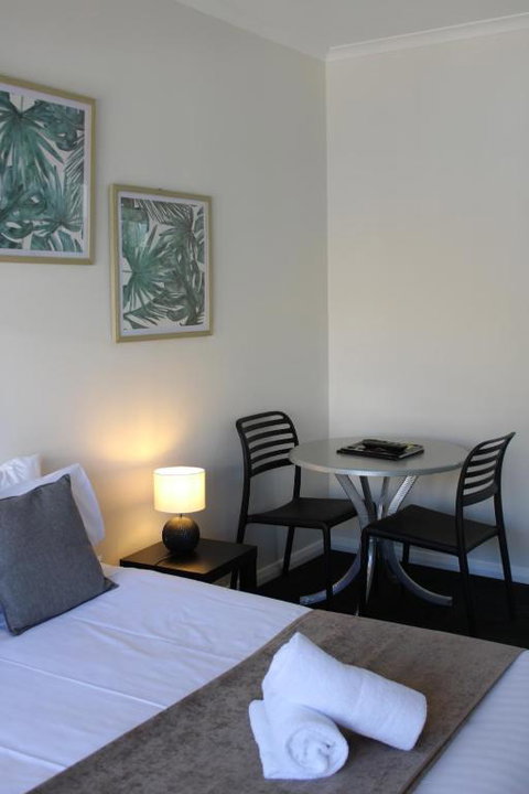 Alpine Hotel Bright - Lennox Head Accommodation 4