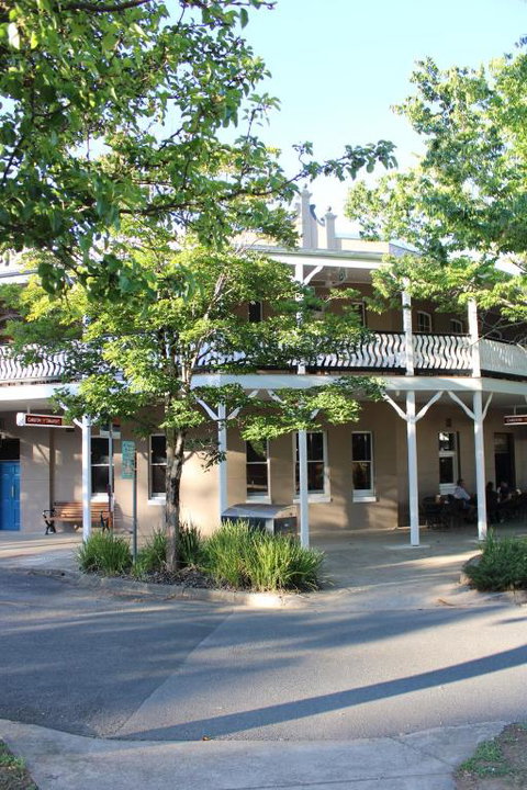 Alpine Hotel Bright - Lennox Head Accommodation 0