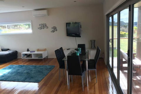 Amazing Ansons Bay Absolute Waterfront Beach House - Lennox Head Accommodation 3