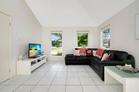 Annvilla - Two Bedroom Townhouse In Huskisson - Lennox Head Accommodation 4