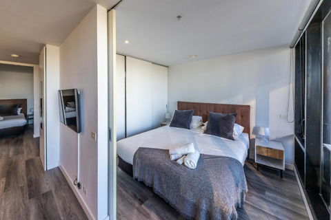 Aura2107, 2 Bedroom Apartment With Balcony, Stunning Yarra River And City Views - Lennox Head Accommodation 4