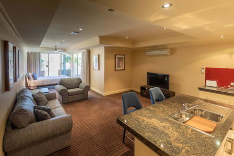Apartment 1, 9 River Lane, Mannum - Lennox Head Accommodation 4