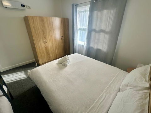 Apartment In The Centre Of Cooma - Lennox Head Accommodation 3