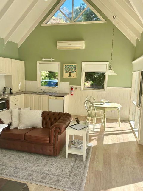 Apple Tree Cottage - Lennox Head Accommodation 4