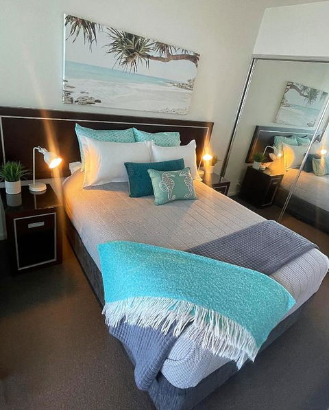 AQUA 306 POOLSIDE Luxury Apartment , Honeysuckle, NEWCASTLE FREE Parking - Lennox Head Accommodation 3