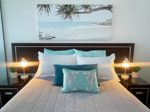 AQUA 306 POOLSIDE Luxury Apartment , Honeysuckle, NEWCASTLE FREE Parking - Lennox Head Accommodation 1