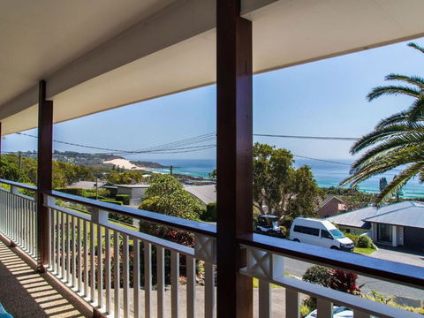 Aqua Palm With Sweeping One Mile Views - Lennox Head Accommodation 2