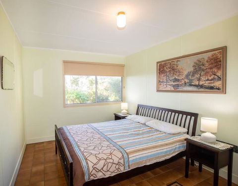 ARCADIA -Straddie Original 3 Bedroom House With Ocean Views - Lennox Head Accommodation 4