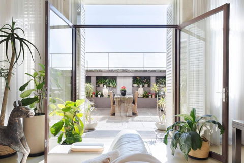 Architectural Home, Pool Oasis/ Steps From Trendy Chapel St. - Lennox Head Accommodation 1