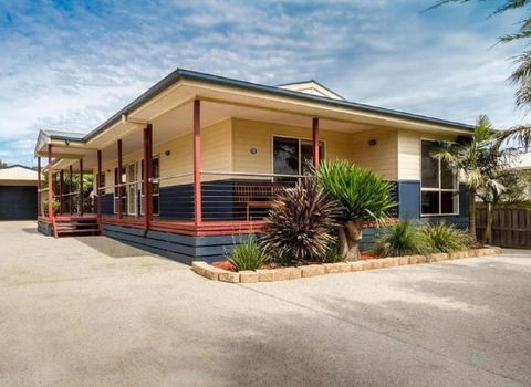 Area 51 By Ready Set Stay - BYO LINEN & TOWELS - Lennox Head Accommodation 4