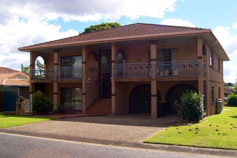 Aspley Bedroom & Share Bathroom With Other Guests - Lennox Head Accommodation 1