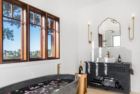 Aurora House - Lennox Head Accommodation 3