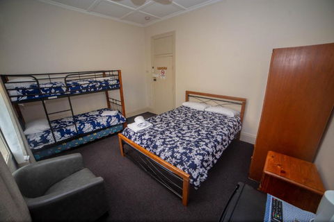Australian Hotel - Lennox Head Accommodation 1