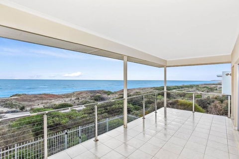Avaya Sellicks Beachfront Getaway- Wifi - Lennox Head Accommodation 1