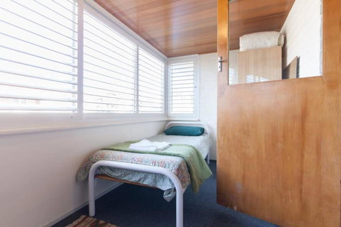 B8 Crawley Apartment 1 BRM & Sleepout Near UWA - Lennox Head Accommodation 4