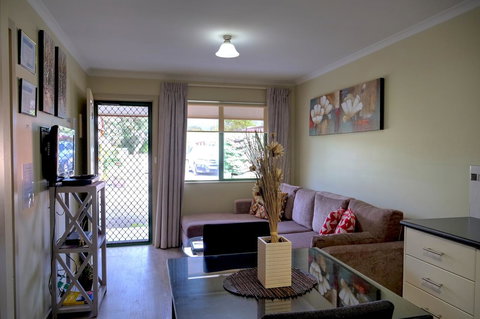 Ficifolia Lodge - Lennox Head Accommodation 3