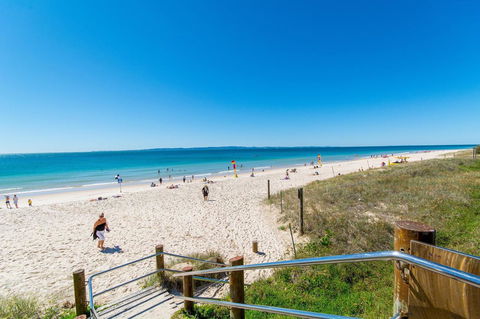 LISTEN TO THE SURF From Rickman Pde, Woorim - Lennox Head Accommodation 15