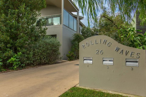 'Rolling Waves 2' On Ocean Drive - Lennox Head Accommodation 0