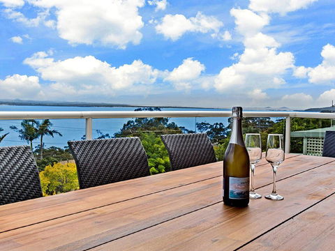 'The Bay', 25 Wallawa Rd - Huge Home With Aircon, Spectacular Views & Chromecast - Lennox Head Accommodation 1