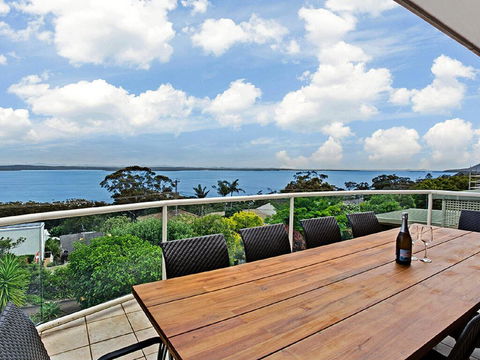 'The Bay', 25 Wallawa Rd - Huge Home With Aircon, Spectacular Views & Chromecast - Lennox Head Accommodation 0