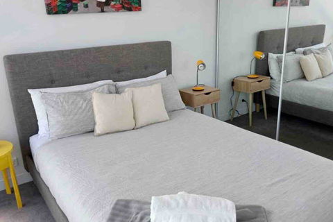 , Elsternwick, Impressive 2bed:carspot:15mins To CBD - Lennox Head Accommodation 1