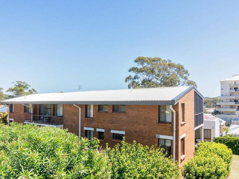 1 'BAHIA', 47 RONALD AVE - GREAT LOCATION WITH FILTERED WATER VIEWS - Lennox Head Accommodation 1