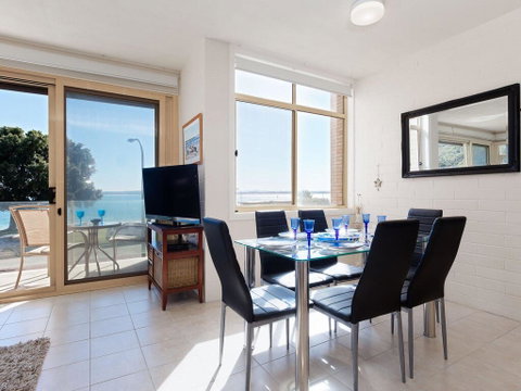 1 'Little Hut', 20 Kurrawa Close - Spectacular Water Views, NBN & Air Conditioned - Lennox Head Accommodation 1