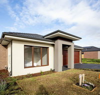 109 Cozy Cranbourne Family House 5Bed2Bath2Parking - Lennox Head Accommodation