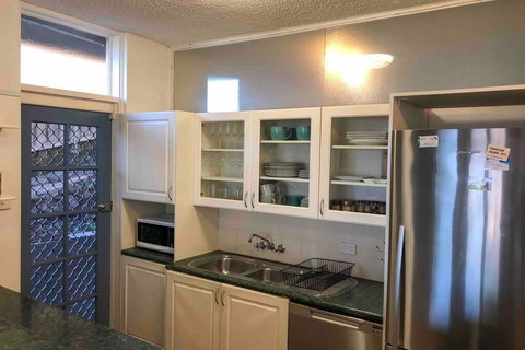 2 Bedroom, SHORT Walk To CBD,BEACH And DARBY ST - Lennox Head Accommodation 2