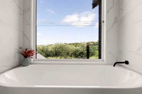 Boulders Beach Retreat - Lennox Head Accommodation 3