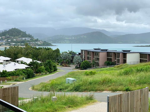 DAYDREAMING Airlie Beach, Water Views & Only 200m To Boardwalk. - Lennox Head Accommodation 2