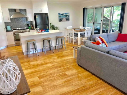 DELUXE Escape! Central, NEW & Spacious 3 Bed - Lennox Head Accommodation 0