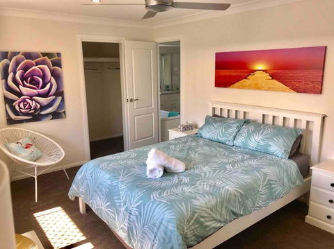 DELUXE Escape! Central, NEW & Spacious 3 Bed - Lennox Head Accommodation 2