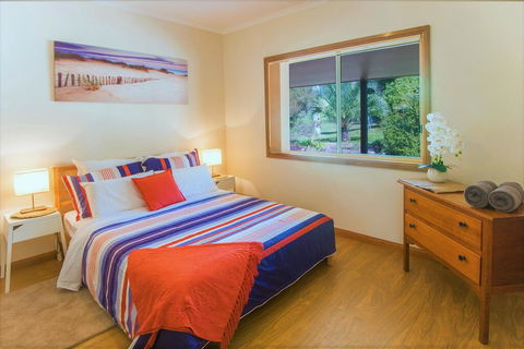32 Zachary Drive Farm Stay Iconic Water Views - Lennox Head Accommodation 2