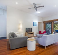 33 Bangalow - Narrawallee's Beautiful Bungalow - Lennox Head Accommodation