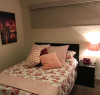 5 Star Room with own Bathroom - Singles Couples Families or Executives - Lennox Head Accommodation