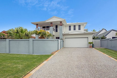 5 Star Water Front Luxury, Rooms Ava Gold Coast - Lennox Head Accommodation 1