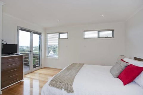 A Beautiful Beach House Torquay - Lennox Head Accommodation 2