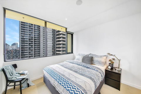 A Stylish 2BR CBD Apt With Beautiful City Views - Lennox Head Accommodation 3