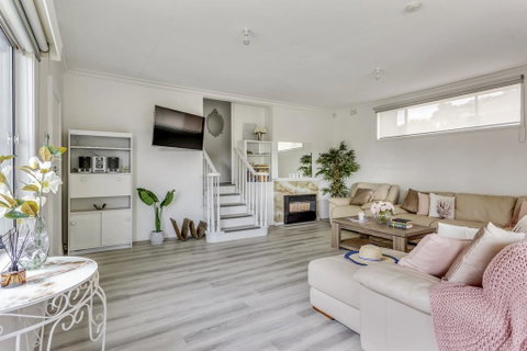 A Wave From It All - Lennox Head Accommodation 2