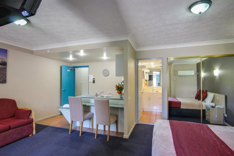 AAA Airport Albion Manor Apartments And Motel - Lennox Head Accommodation 2